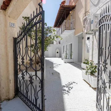 Old Town Luxury Apartment *