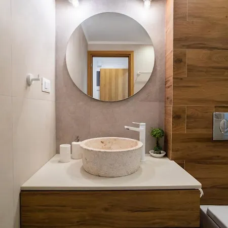 Old Town Luxury Apartment *